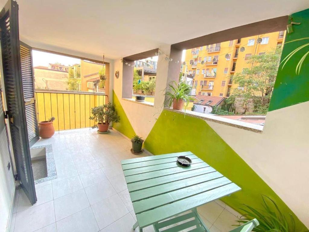 Appartamento Conte Rosso House, Con Doppia Terrazza In Coorte Tranquilla A Due Passi Da Stazione E Metropolitana Lambrate Milano